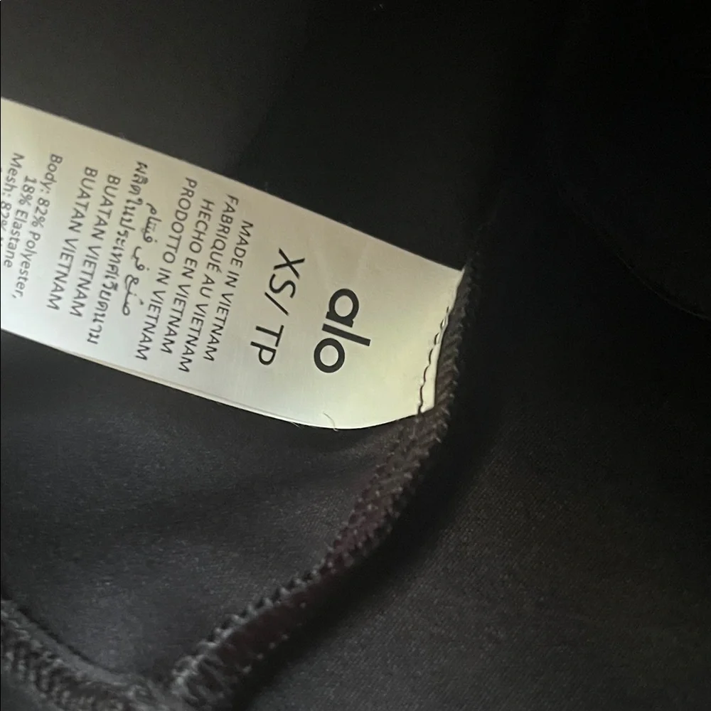ALO Yoga Black Strappy Racerback Crop Sports Bra